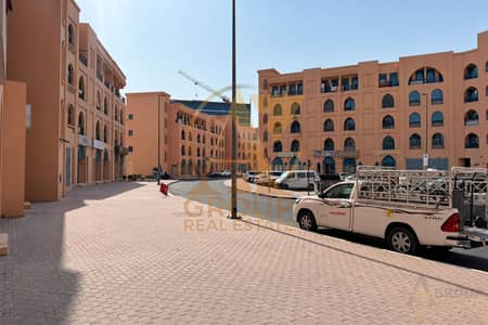 محل تجاري  للبيع في المدينة العالمية، دبي - محل تجاري في Z-01،حي انجلترا،المدينة العالمية 781462 درهم - 16736676