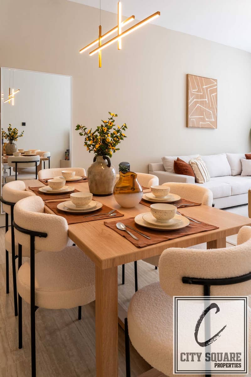 5 City Square Show Apt -35. jpg