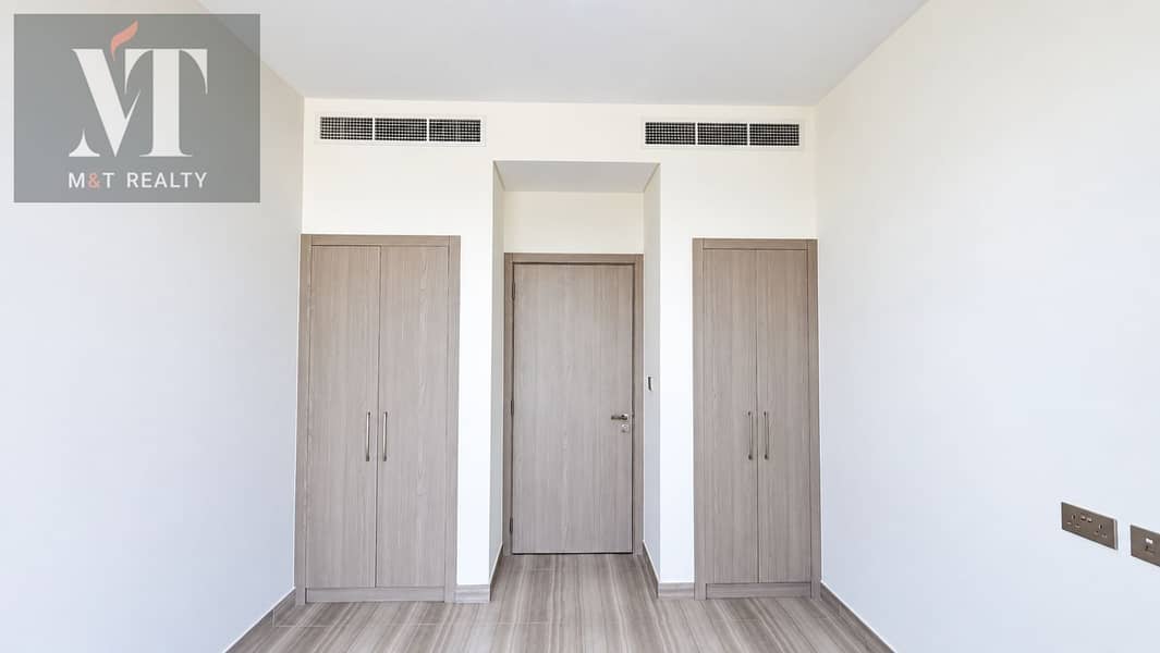 12 Bright, spotless home and garden-4. png