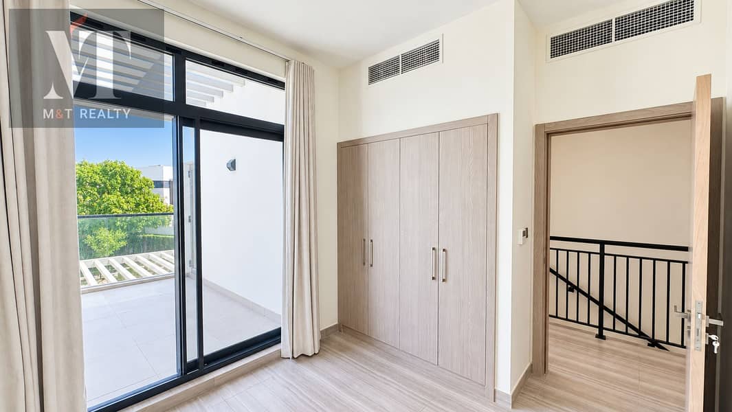 17 Bright, spotless home with garden views-5. png
