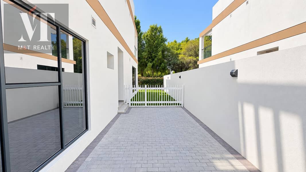 30 Bright, spotless home with garden-18. png