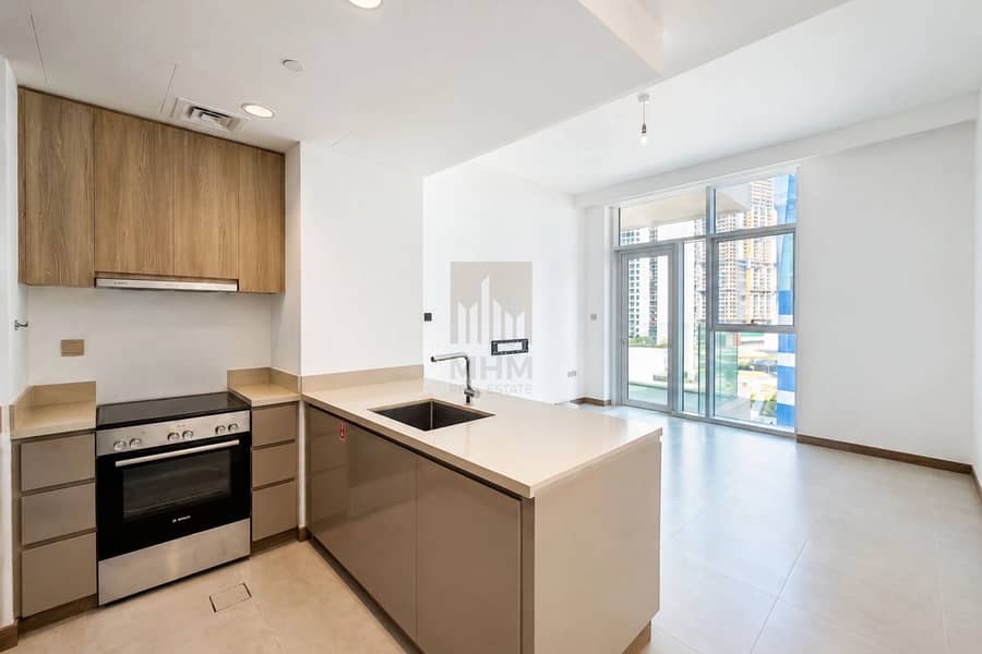 Partial Canal and Pool View | Bright 1 BHK | Prime Location Partial Canal and Pool View | Bright 1 BHK | Prime Location