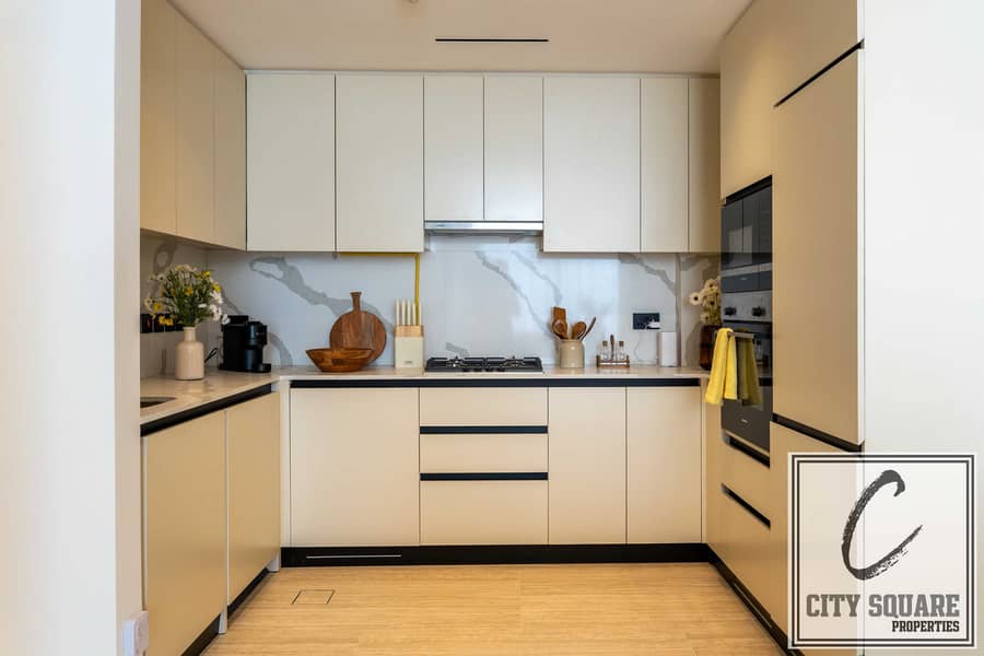 6 City Square Show Apt -23. jpg