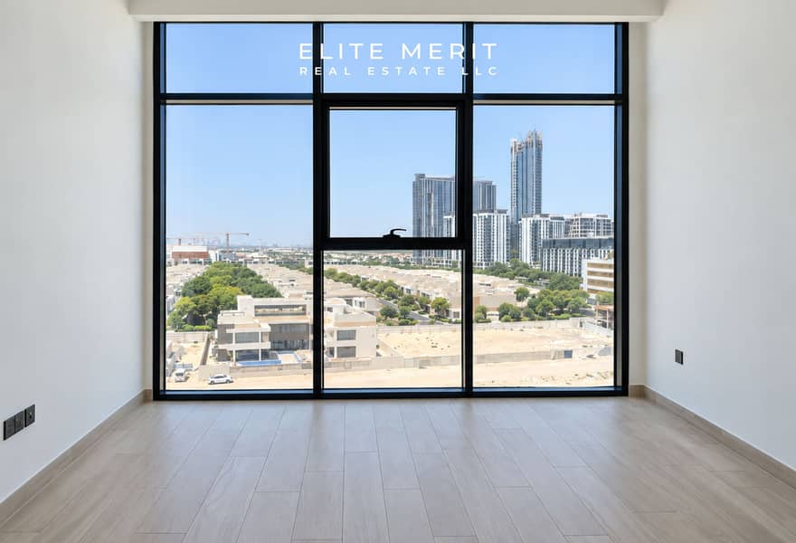 5 Modern Empty Room with City Views. jpg
