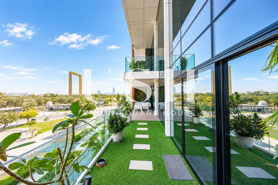 4 Modern Green Balcony with City Views. png