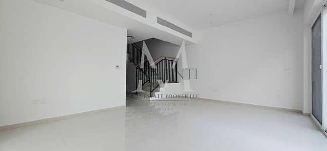 4 habitaciones Townhouse para en Alquiler en DAMAC Hills 2 (Akoya by DAMAC), Dubai - 20260930_173114. jpg