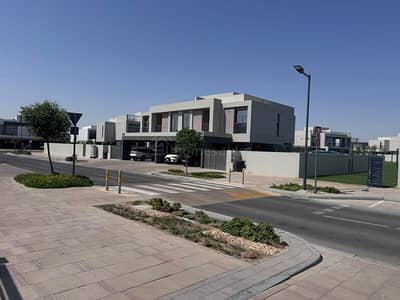 4 Bedroom Villa for Sale in Dubai South, Dubai - Fully Upgraded! Premium Location ! VOT 4 Bedroom Villa for Sale in Dubai South, Dubai - Fully Upgraded! Premium Location ! VOT