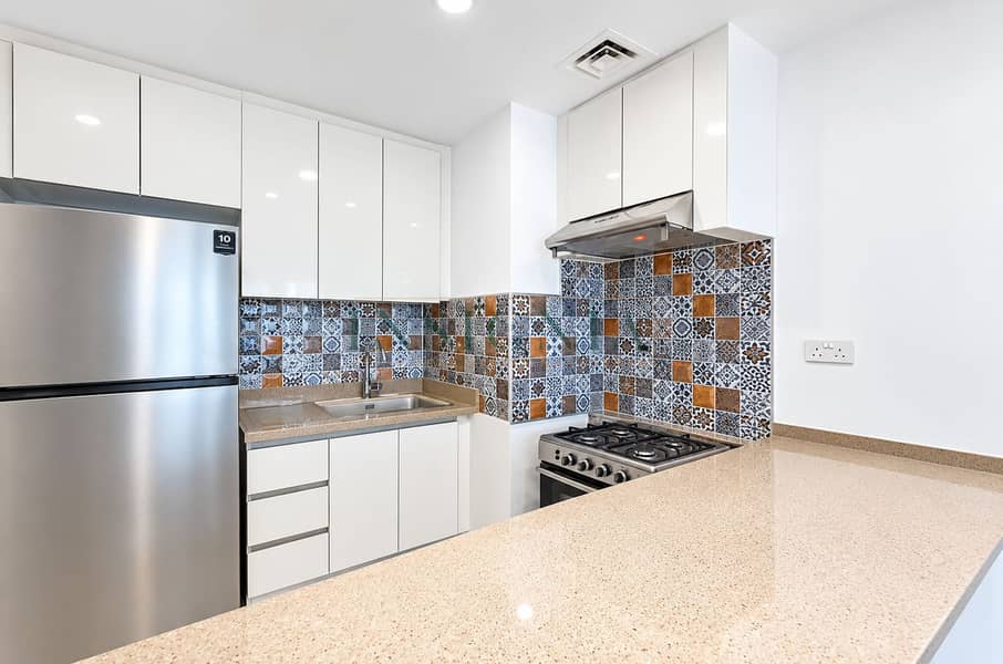 3 Modern Mosaic-Tile Kitchenette. png