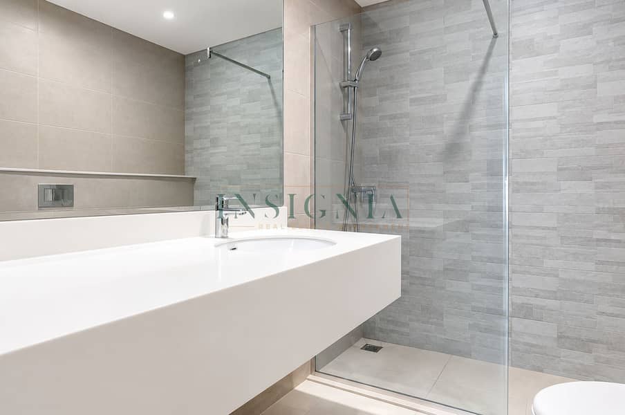 8 Minimalist Greige Spa Bathroom. png