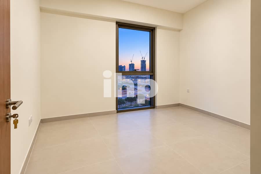 8 wide_clean_empty_modern_room_interior_photograph. jpg