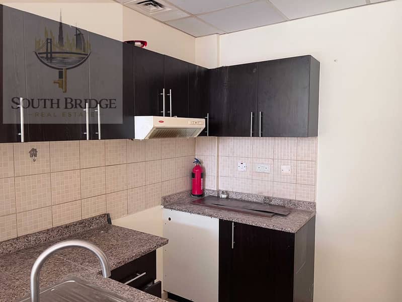 9 Kitchen -3. jpeg