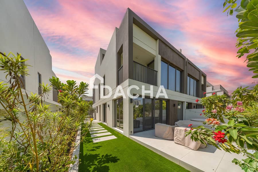 Pool Backing | Closed Kitchen | Vacant Soon Pool Backing | Closed Kitchen | Vacant Soon
