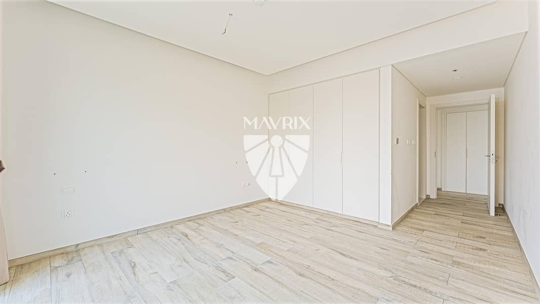 12 Image 12
