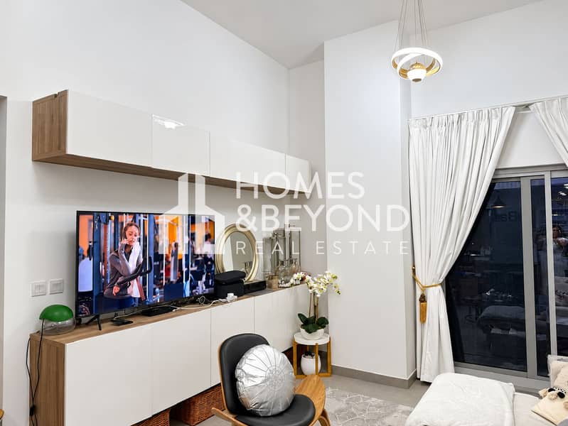 5 Refined bedroom with white drapes-3. png