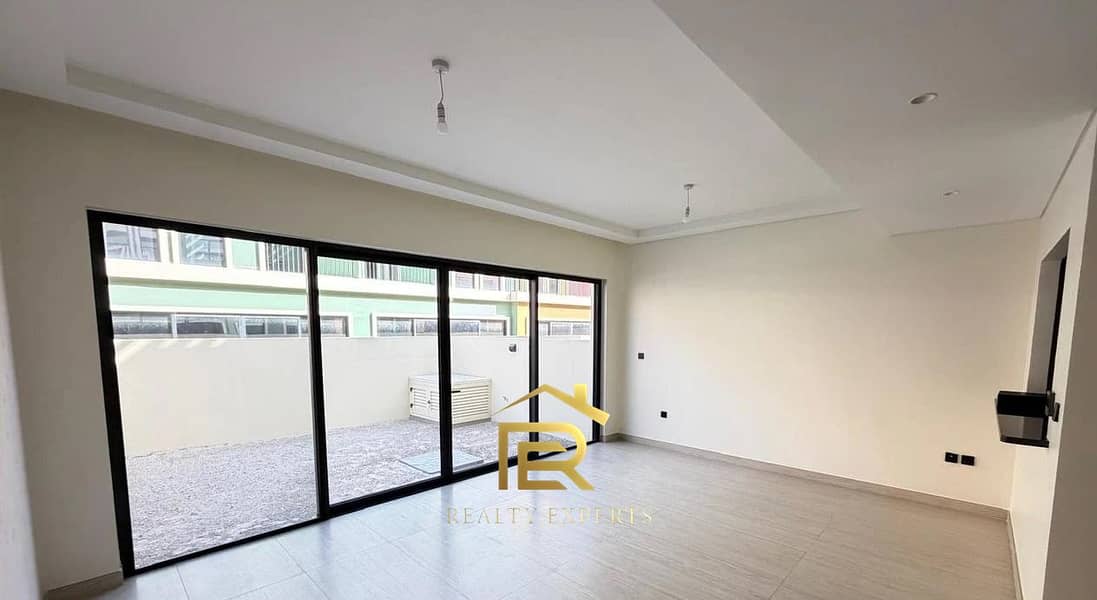 2 a0OdK000001dXOXUA2_l_4-bedroom-townhouse-in-portofino-portofino-damac-lagoons-aed-2-9m-allsopp-and-allsopp-whatsapp-image-2026-05-08-at-125241-3. jpg