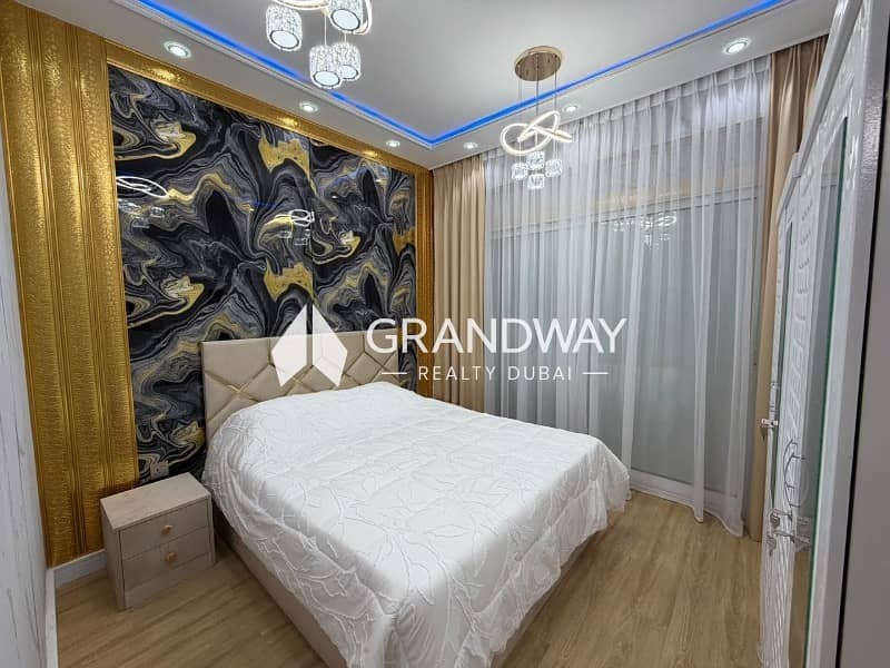 5 2 BR FULLY UPGRADED | LAKE VIEW | CLOSE TO METRO — photo 5