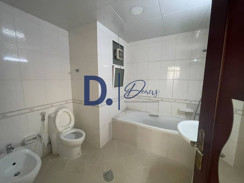 12 4d1bd48d-fb30-4eee-b9f2-0de75da834b7. jpg