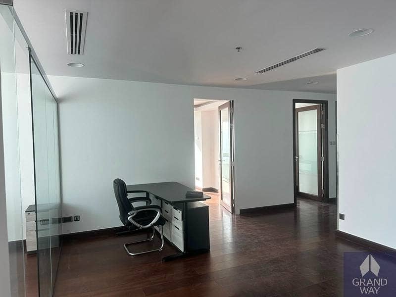 19 Modern Office | Regal Tower I Close to metro — photo 19