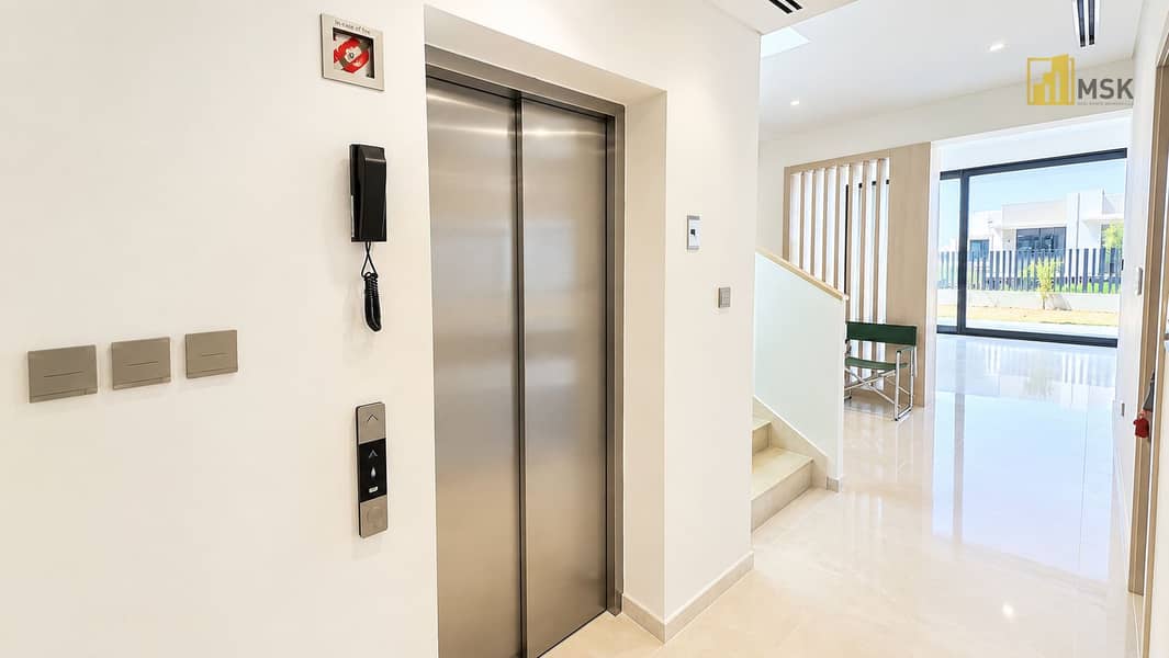 9 Bright Minimalist Elevator Lobby. png