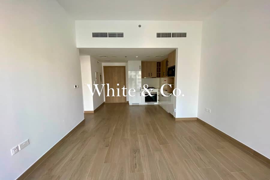Mid Floor | Pool View | Well Maintained Mid Floor | Pool View | Well Maintained