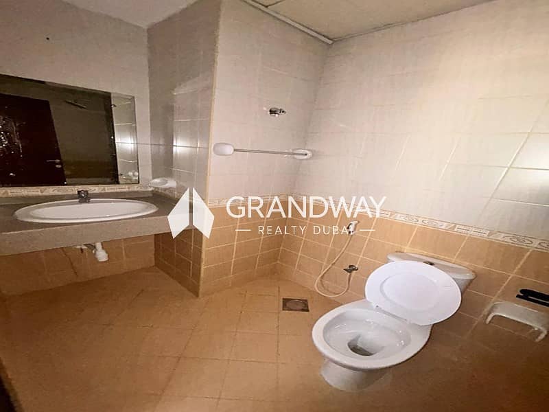 17 G+1 Villa | Best Deal | Maid's Room — photo 17