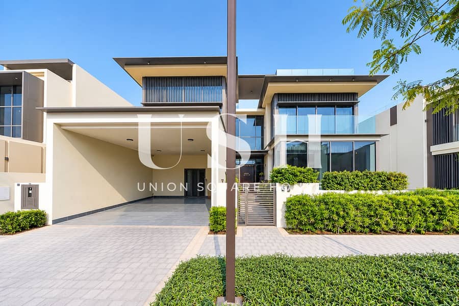 Modern Luxury Villa with Lush Landscaping. png Modern Luxury Villa with Lush Landscaping. png