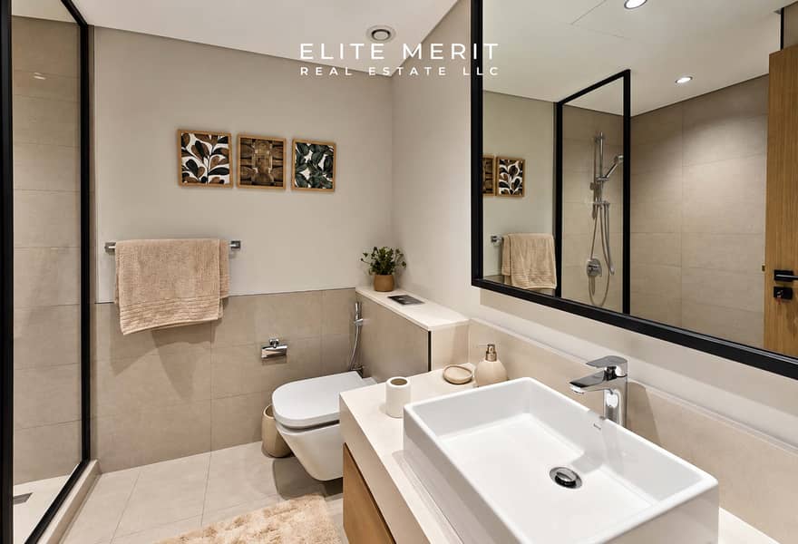 13 Warm Minimalist Spa Bathroom. jpg