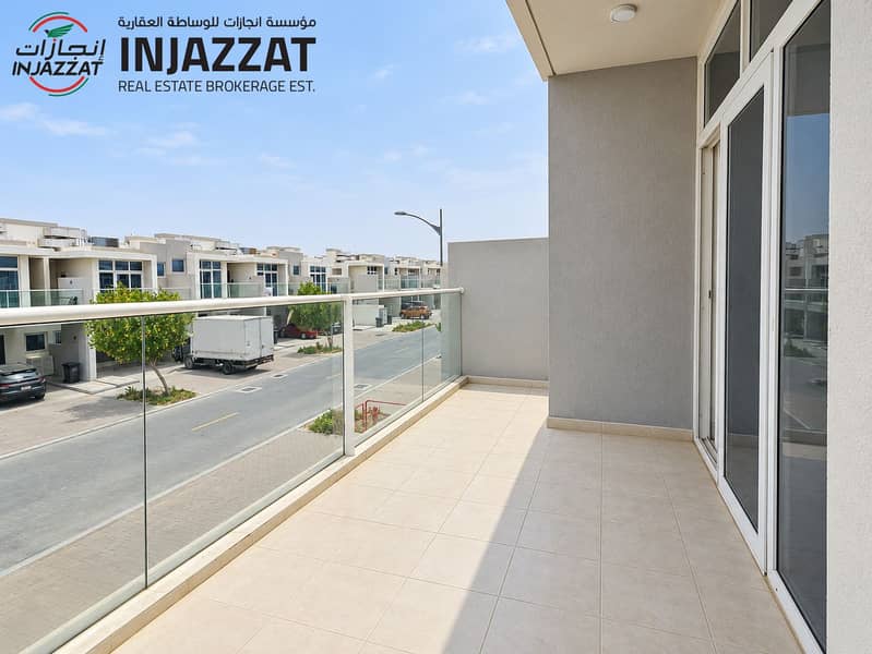 11 22_Balcony_Alternate. png