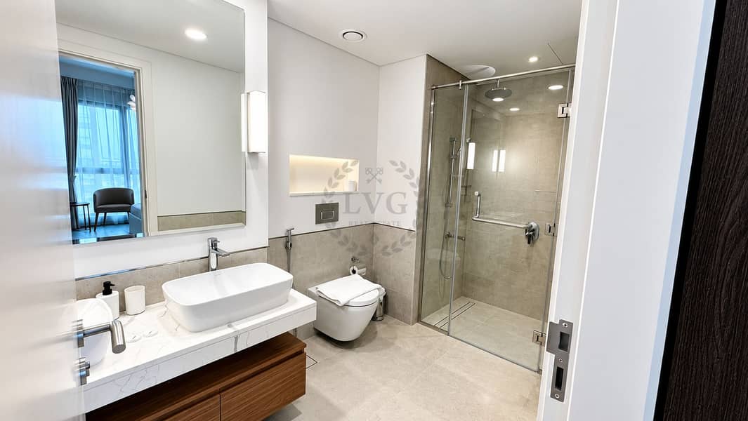 8 Contemporary Marble Hotel Bathroom. png
