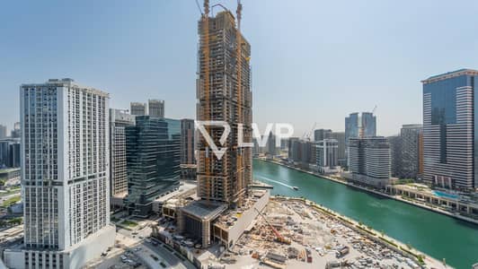 1 Bedroom Apartment for Rent in Business Bay, Dubai - High Floor | Community & Pool View | Furnished