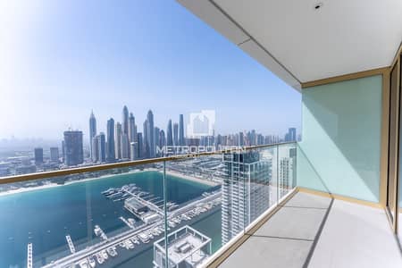 2 Bedroom Apartment for Sale in Dubai Harbour, Dubai - Full Marina Skyline view | Top Floor| Beachfront