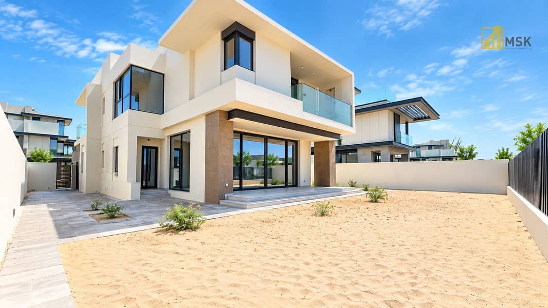 2 Modern Villa in a Sunlit Sandy Yard. png