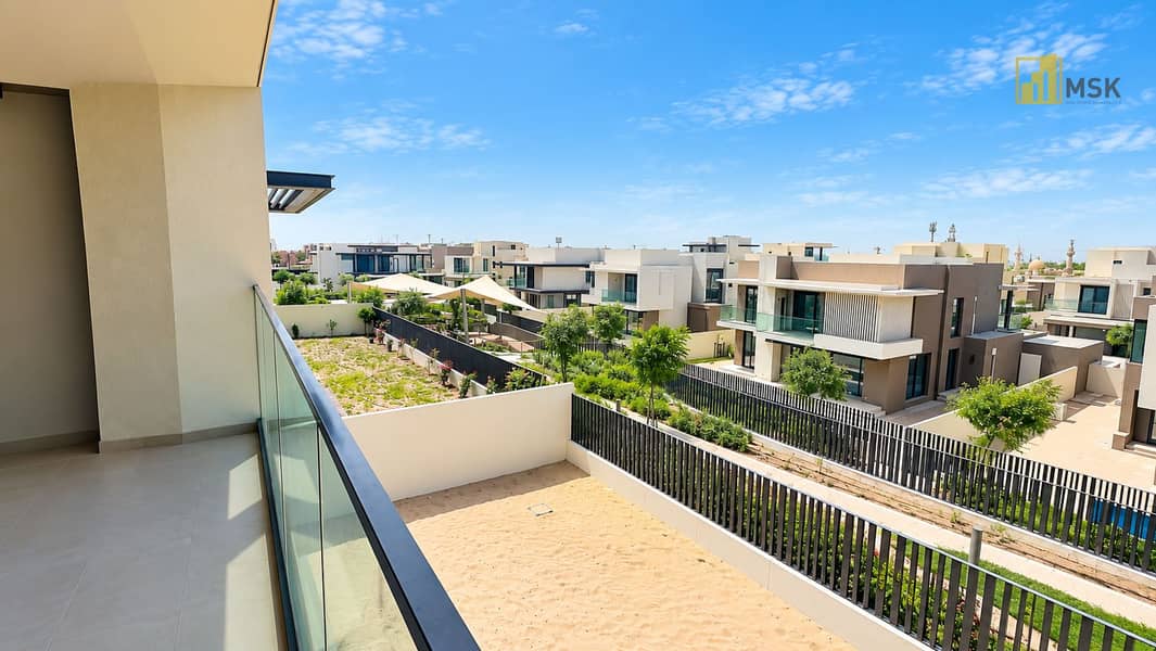 12 Sunny Modern Villa Neighbourhood View. png