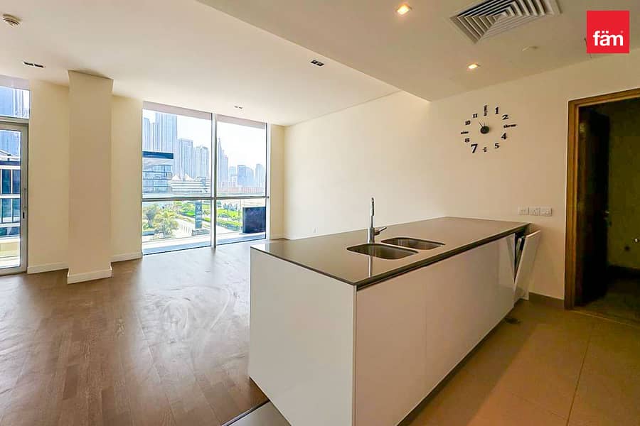 Bright & Spacious 2br+M | Burj Khalifa View | Bright & Spacious 2br+M | Burj Khalifa View |