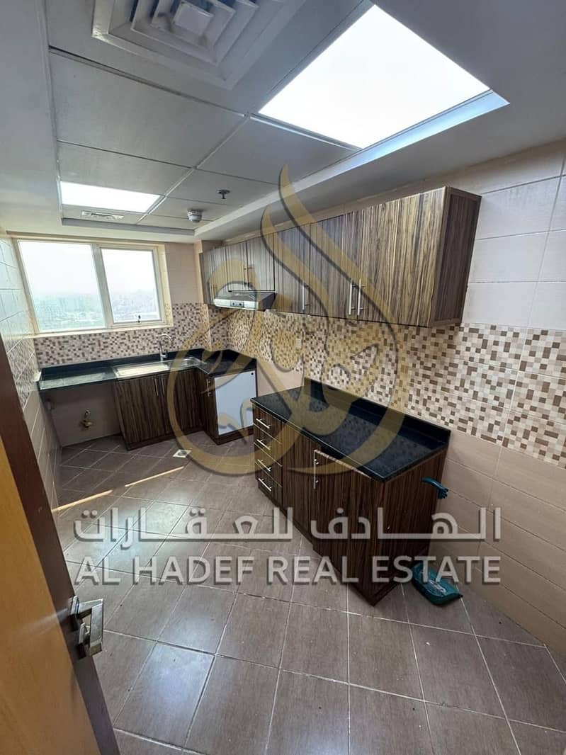 10 0cf1f226-49bd-4faa-99a7-9480cccce8ef. jpg