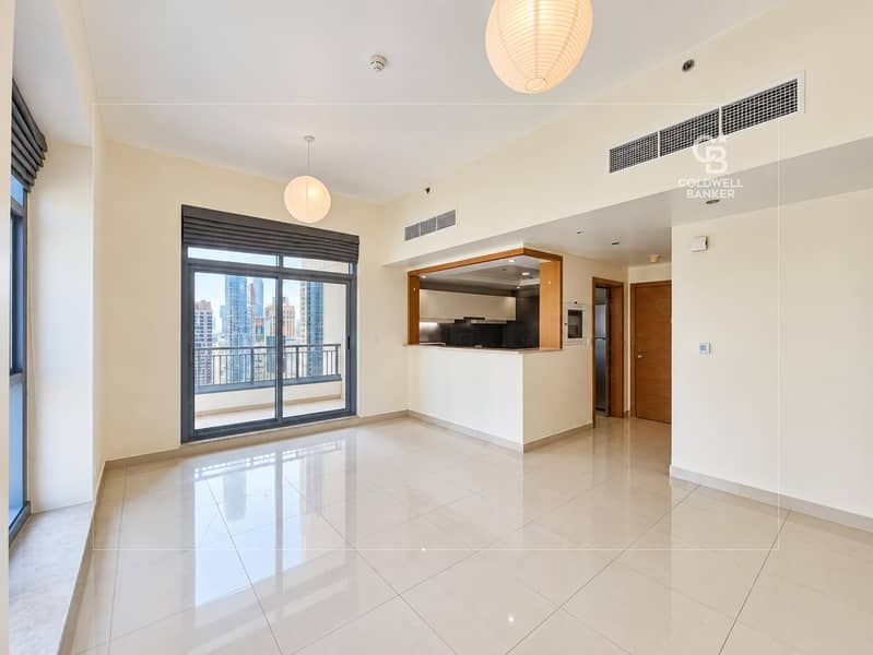 Appartement in Downtown Dubai,Claren Towers,Claren Tower 1, 3 slaapkamers, 200000 AED - 16747732 Appartement in Downtown Dubai,Claren Towers,Claren Tower 1, 3 slaapkamers, 200000 AED - 16747732
