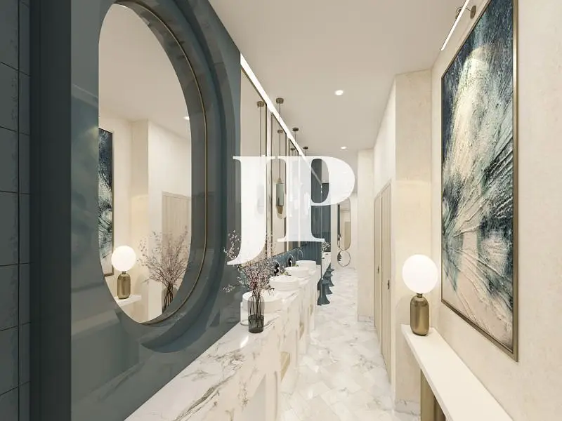 Spacious layout - 3 min to Downtown - luxurious living