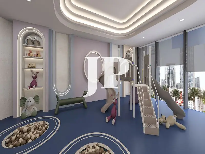 Spacious layout - 3 min to Downtown - luxurious living