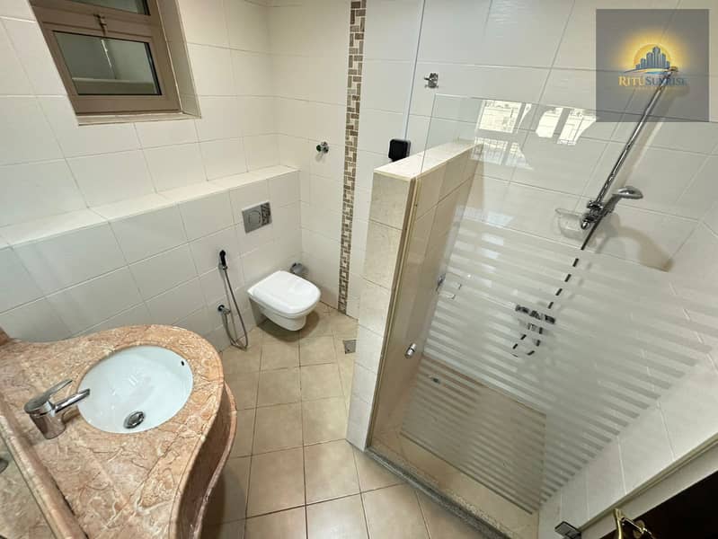 29 fece6253-3f0a-4eca-8ba2-27076bfbcf4c. jpg