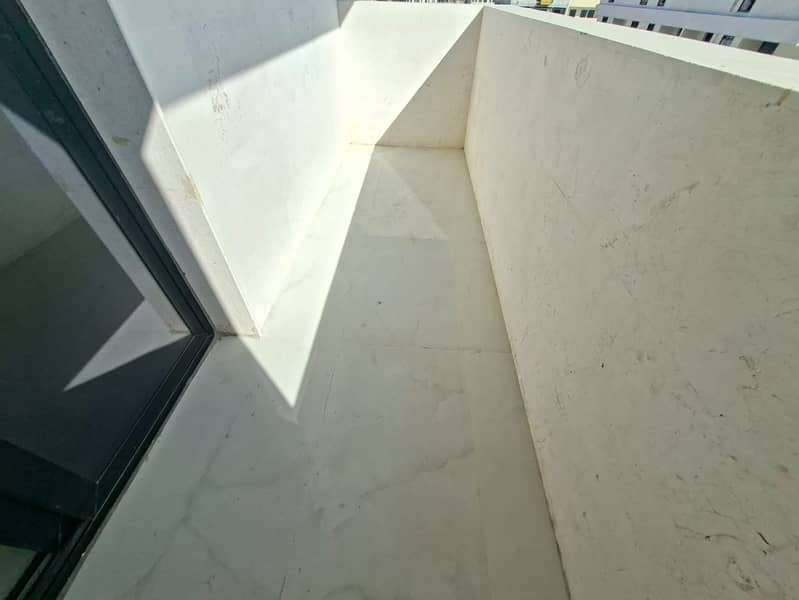 10 1000706756. jpg