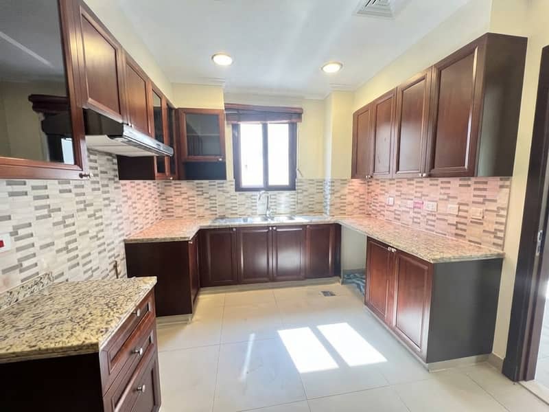 4 Kitchen. jpeg