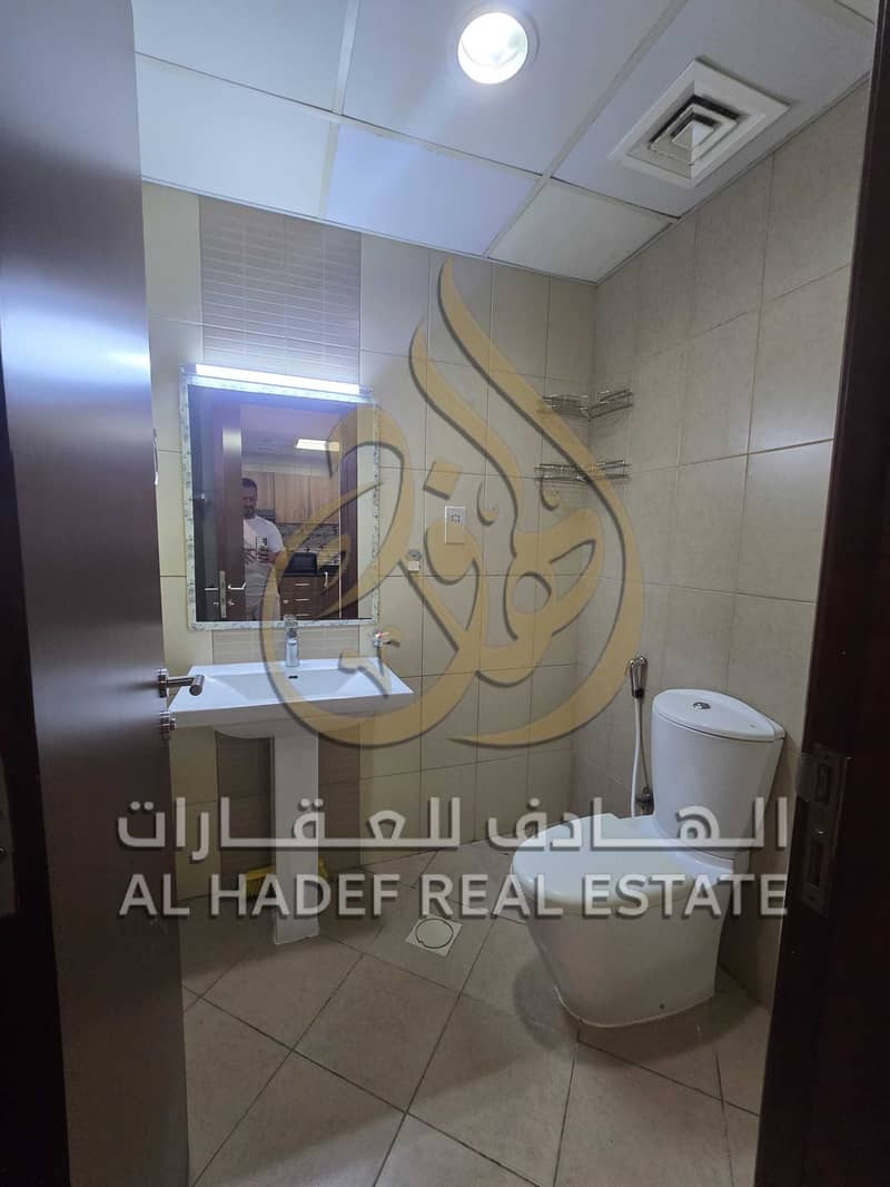4 a2075aed-ee88-4428-8eba-672917f24c84. jpeg