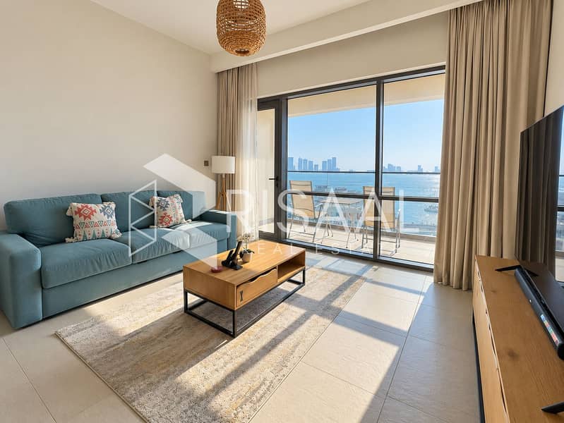3 02-living-room-and-balcony. jpg