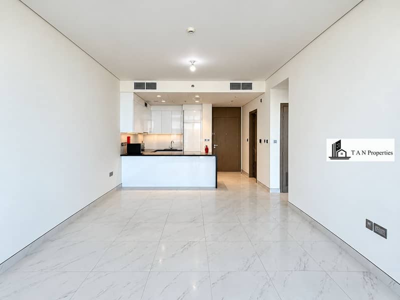 12 Empty Modern Apartment Interior. png