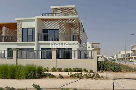 5 habitaciones Townhouse para en Venta en DAMAC Lagoons, Dubai - Casa adosada en DAMAC Lagoons,Ibiza, 5 dormitorios, 3500000 AED - 16751604 5 habitaciones Townhouse para en Venta en DAMAC Lagoons, Dubai - Casa adosada en DAMAC Lagoons,Ibiza, 5 dormitorios, 3500000 AED - 16751604