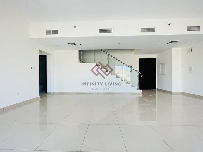 Apartamento en Jumeirah Village Circle (JVC),JVC District 10,Royal JVC Building, 3 dormitorios, 150000 AED - 16751795 Apartamento en Jumeirah Village Circle (JVC),JVC District 10,Royal JVC Building, 3 dormitorios, 150000 AED - 16751795