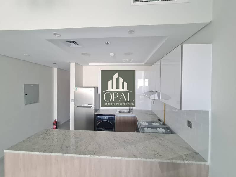 2 UNIT 218 KITCHEN 4. jpeg