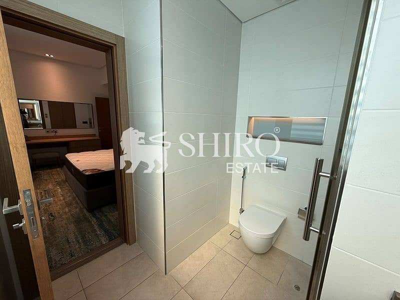 19 Bathroom 002. jpeg