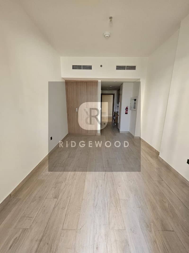 4 RIDGEWOOD REAL ESTATE 007 (4). jpg