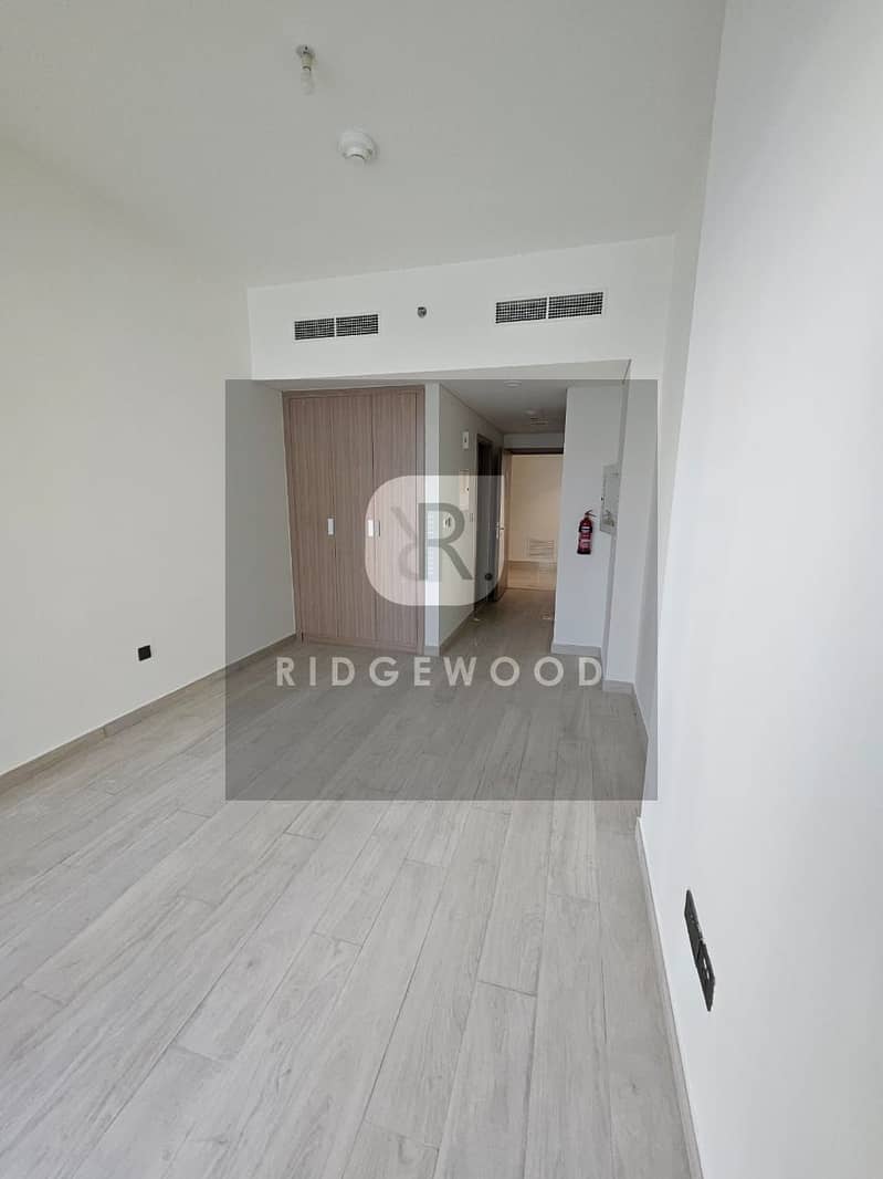 6 RIDGEWOOD REAL ESTATE 007 (6). jpg